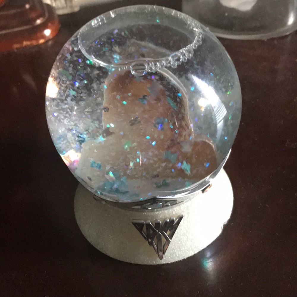 Katy Perry Glitter Globe 🔮